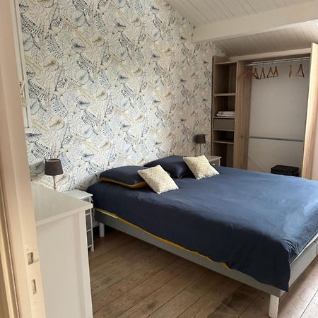 Chambres D'Hotes Des Tours A La Rochelle ลาโรแชล ภายนอก รูปภาพ