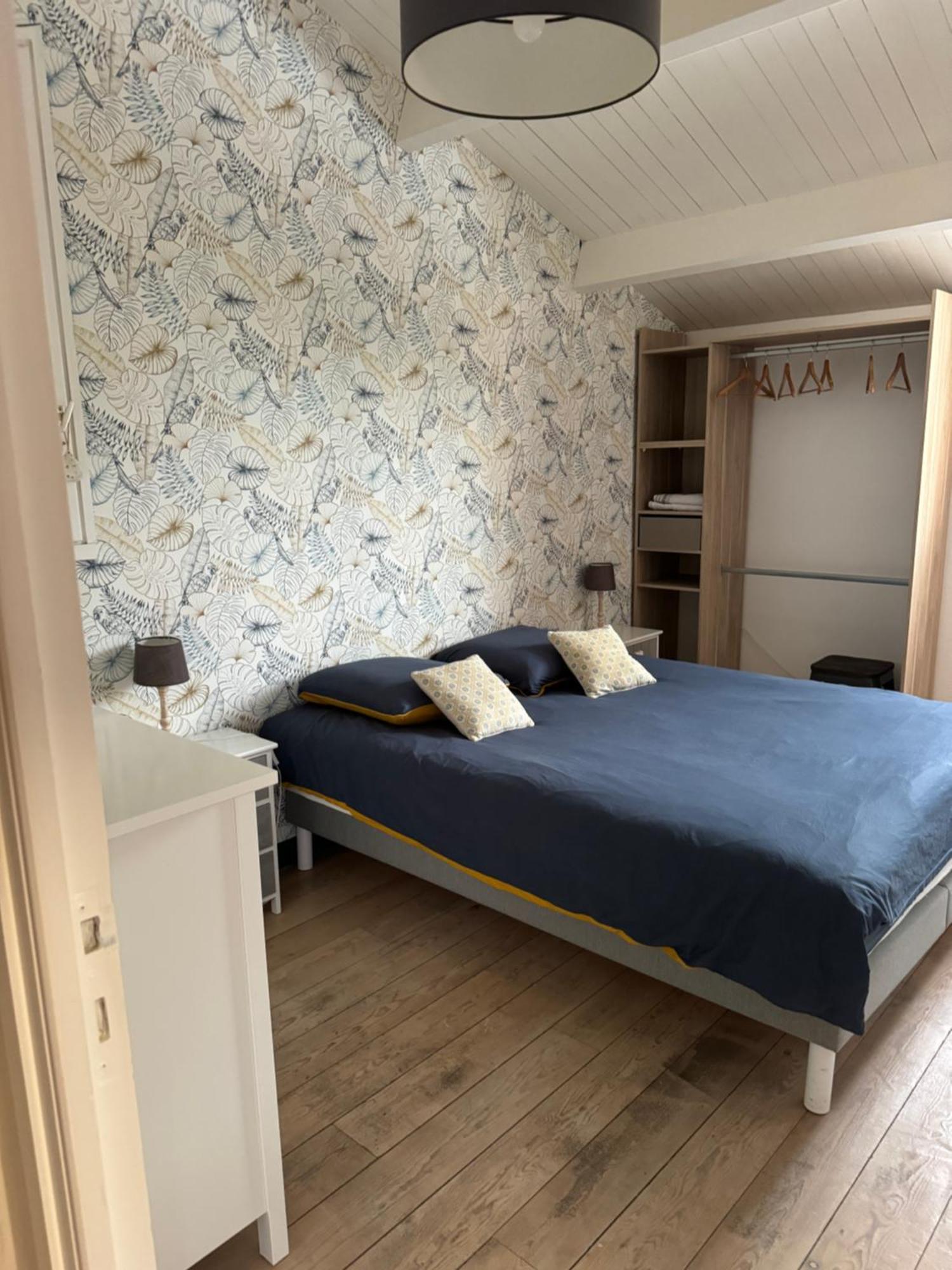Chambres D'Hotes Des Tours A La Rochelle ลาโรแชล ภายนอก รูปภาพ