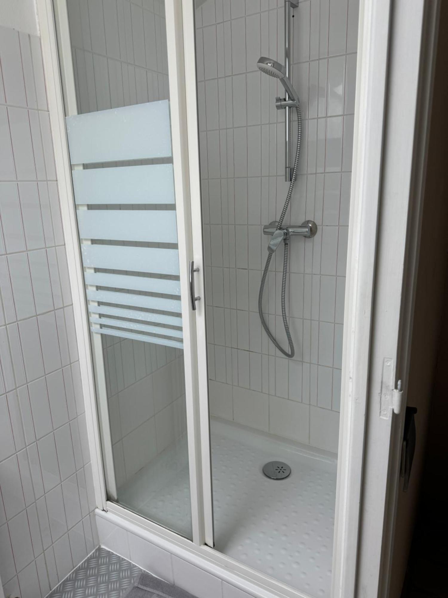 Chambres D'Hotes Des Tours A La Rochelle ลาโรแชล ภายนอก รูปภาพ